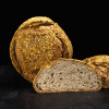 Dinkelbrot mit Roggensauerteig, Senfsaat und gerösteten Saaten, aromatisch-röstig durch spezielles Kochverfahren veredelt